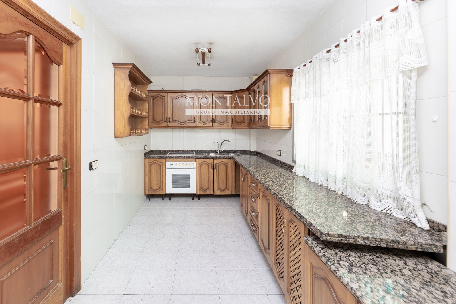 Cuina de Casa o xalet en venda en Atarfe amb Aire condicionat, Calefacció i Terrassa