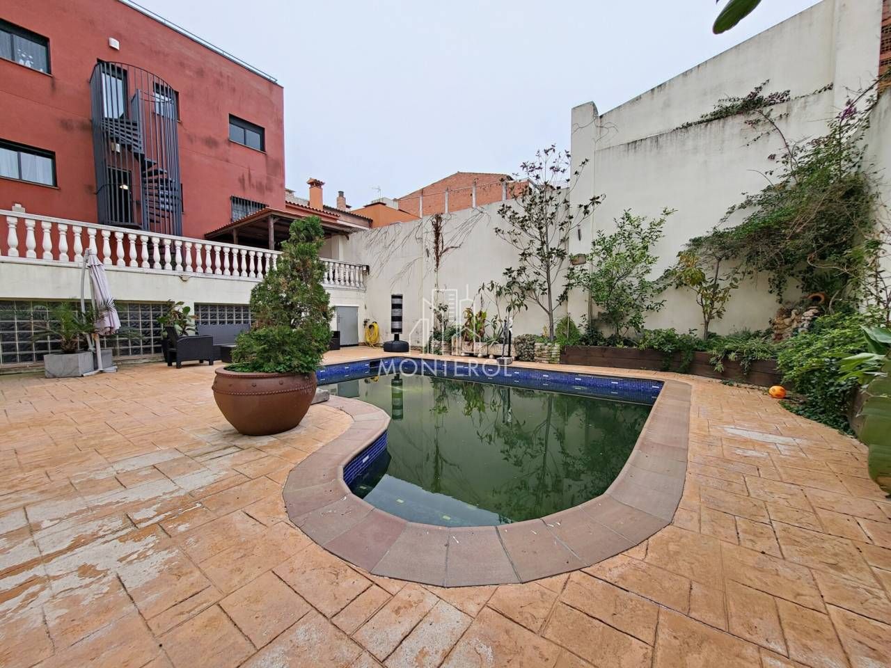 Swimming pool of Flat for sale in Sant Cugat del Vallès  with Air Conditioner, Heating and Private garden