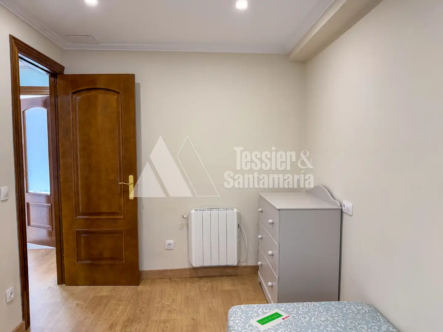 Schlafzimmer von Wohnung zur Miete in Gijón  mit Heizung, Möbliert und Ofen