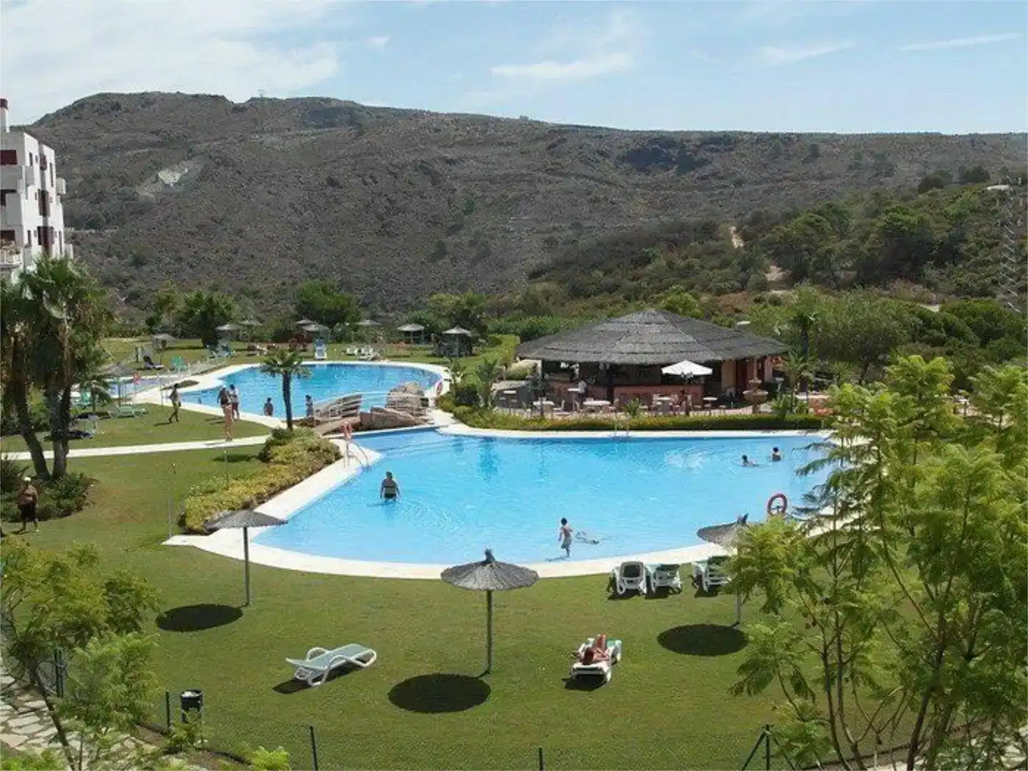 Piscina de Pis de lloguer en Benahavís amb Aire condicionat, Piscina i Balcó