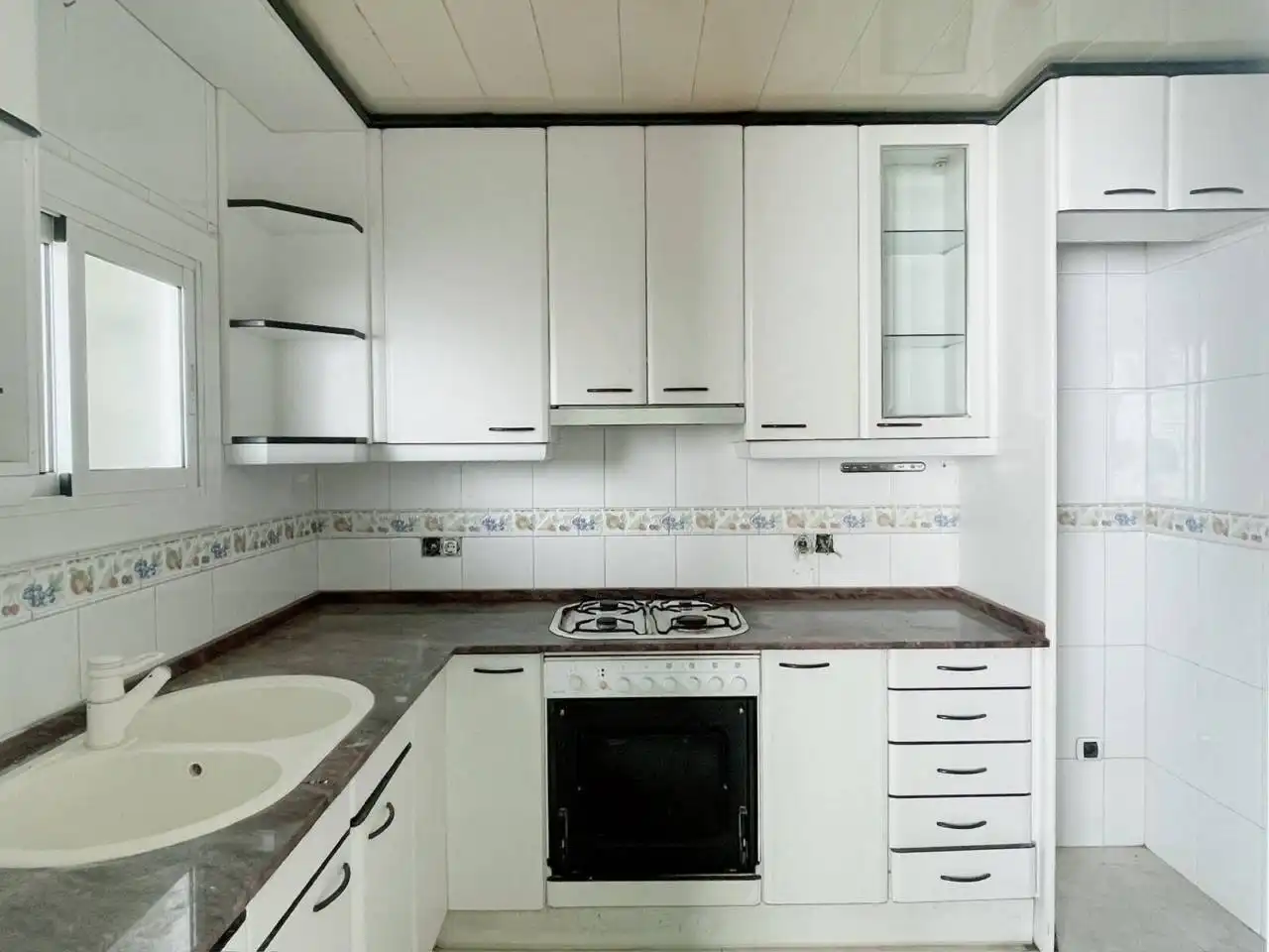 Küche von Wohnung zum Verkauf in Cerdanyola del Vallès mit Heizung und Balkon