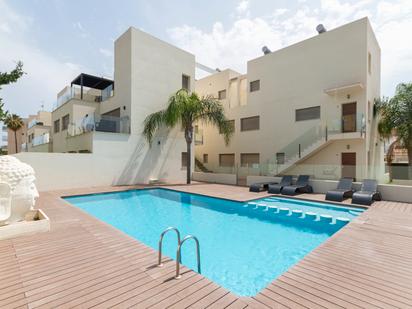 Piscina de Apartament en venda en Dénia amb Aire condicionat, Calefacció i Terrassa