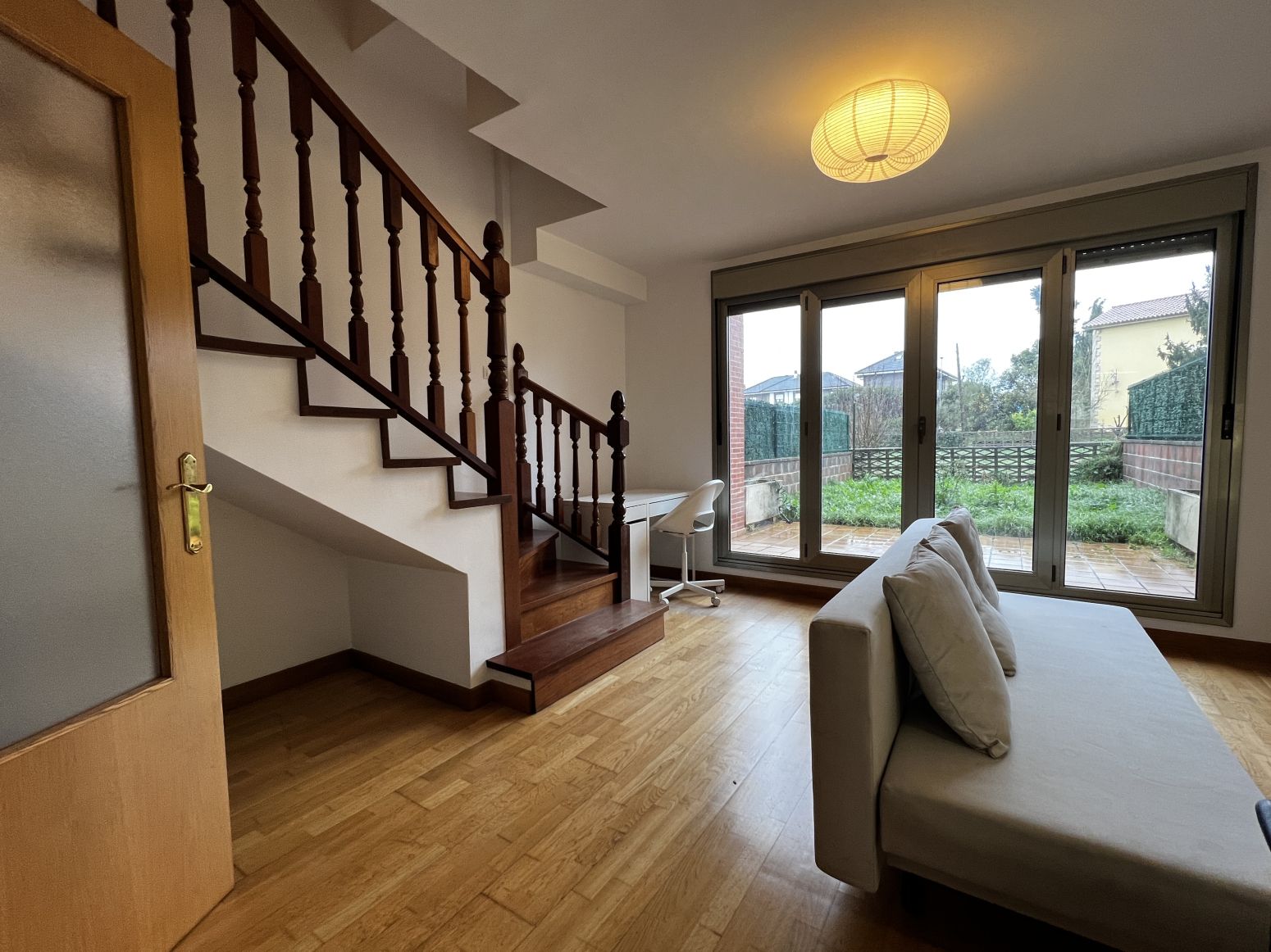 Sala de estar de Ático en venta en El Astillero   con Calefacción, Jardín privado y Parquet