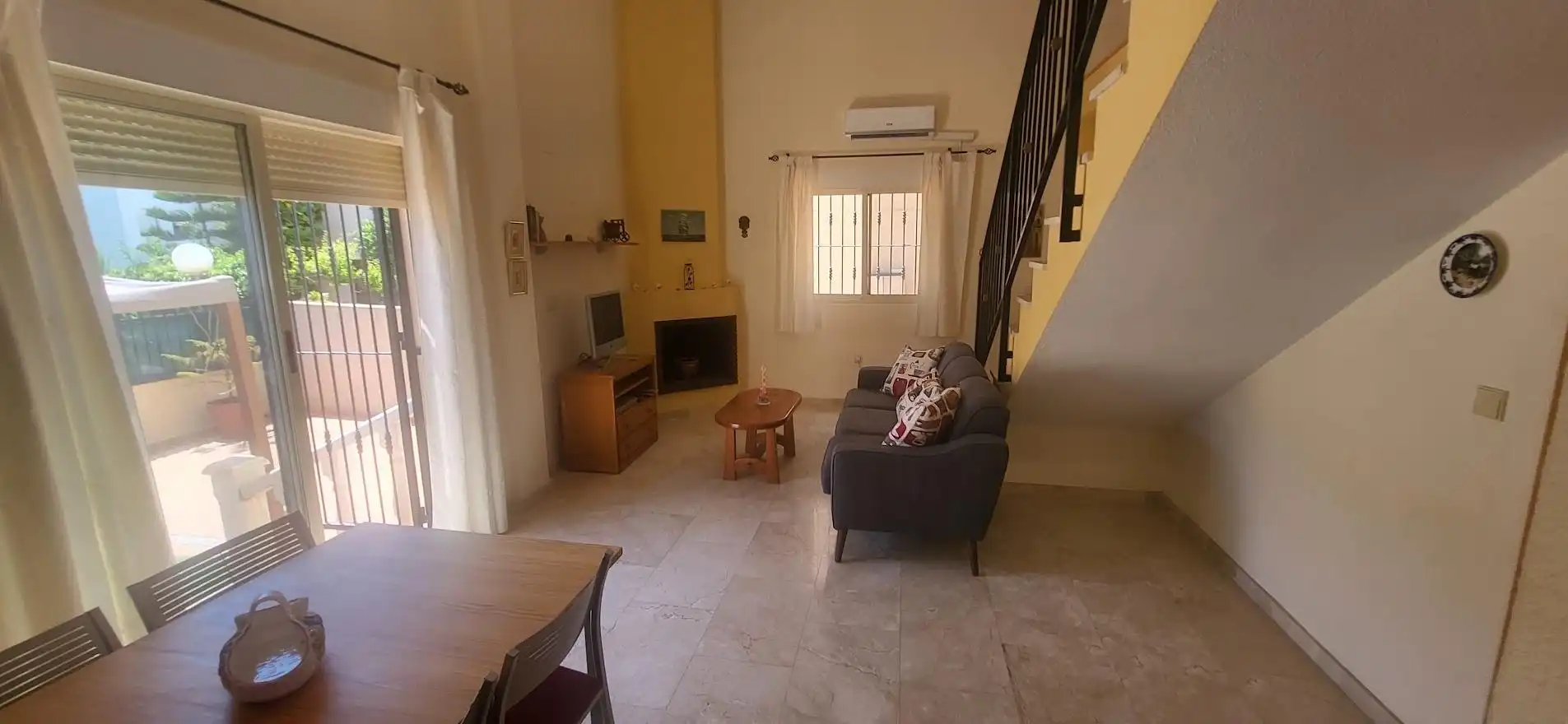 Bungalow avec terrasse à louer à Pueblo Español - Coveta Fumá, imagen 3
