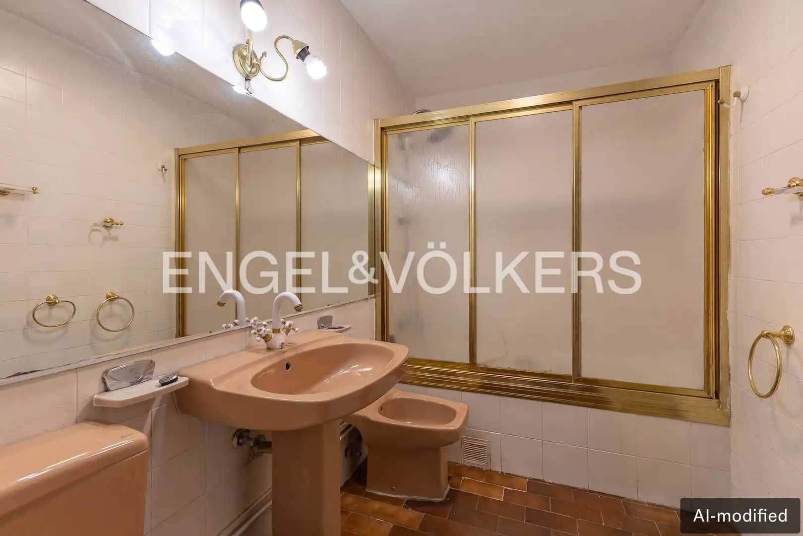 Badezimmer von Wohnung zum Verkauf in Madrid mit Heizung und Parkett