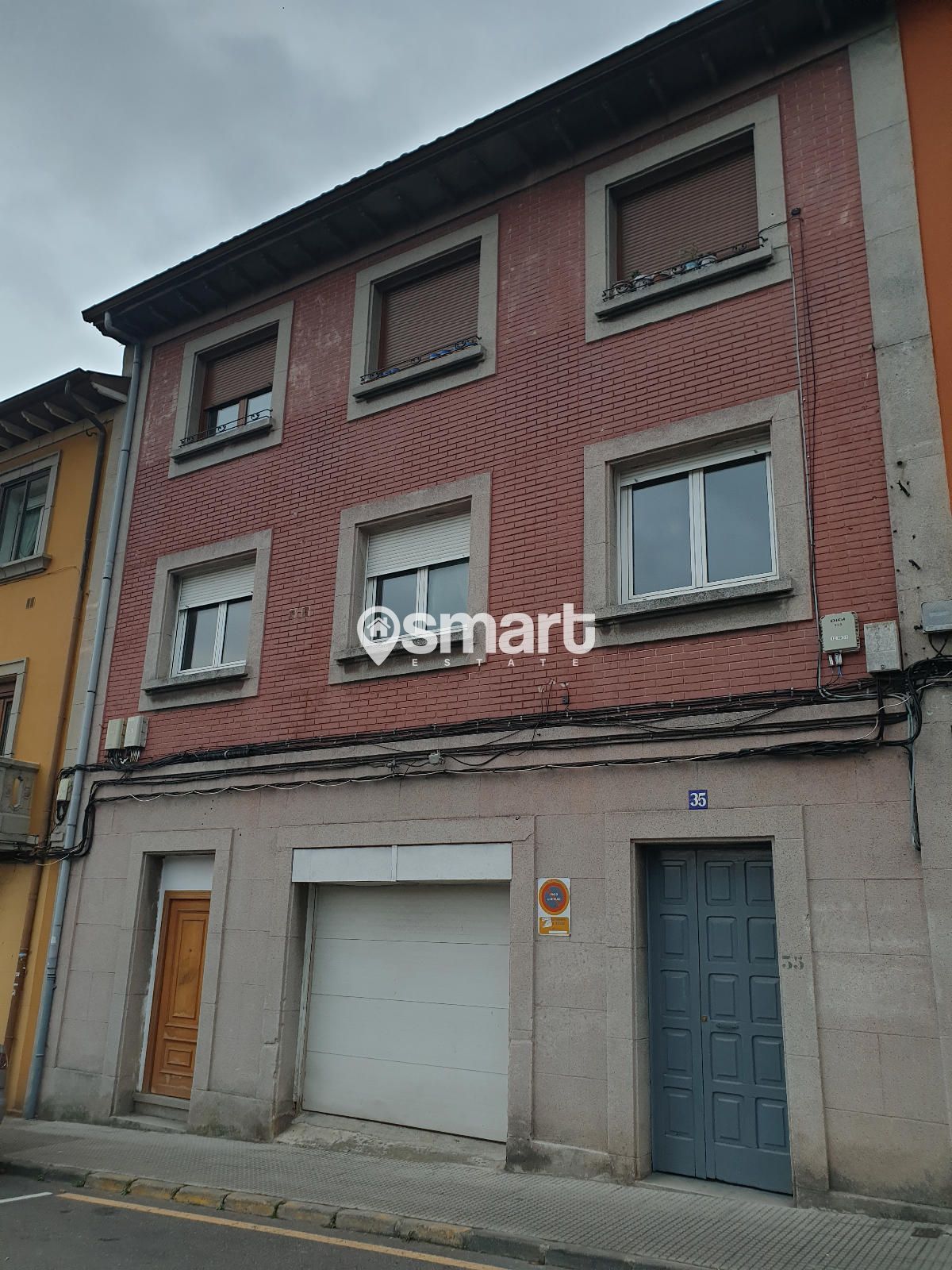 Vista exterior de Pis en venda en Avilés