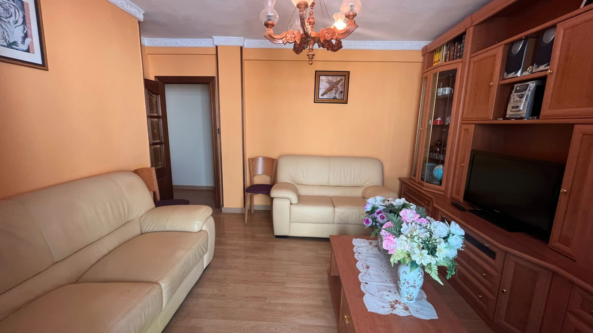 Sala d'estar de Pis en venda en Valladolid Capital amb Calefacció, Parquet i Moblat