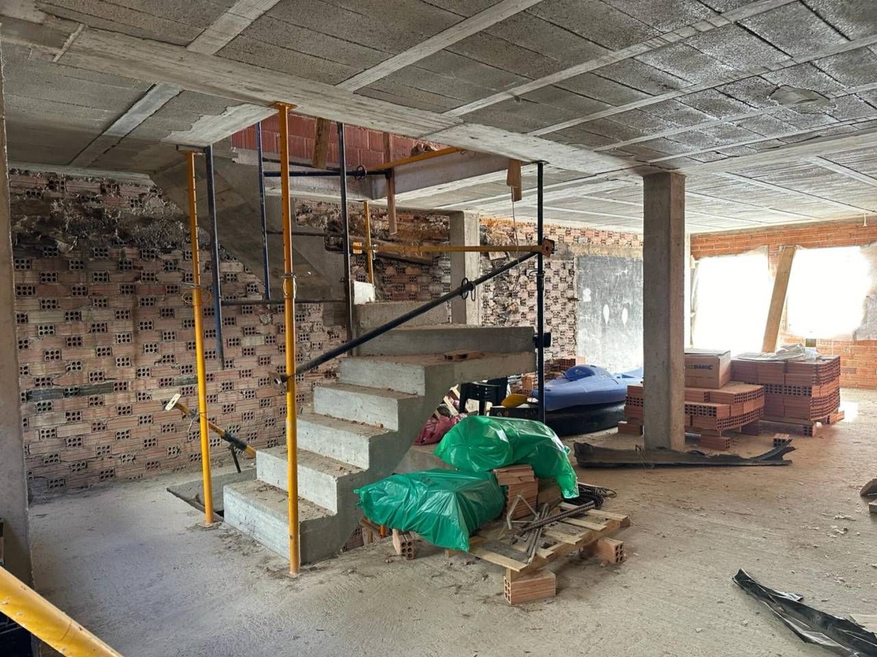 Casa adosada en venda en Covarrubias