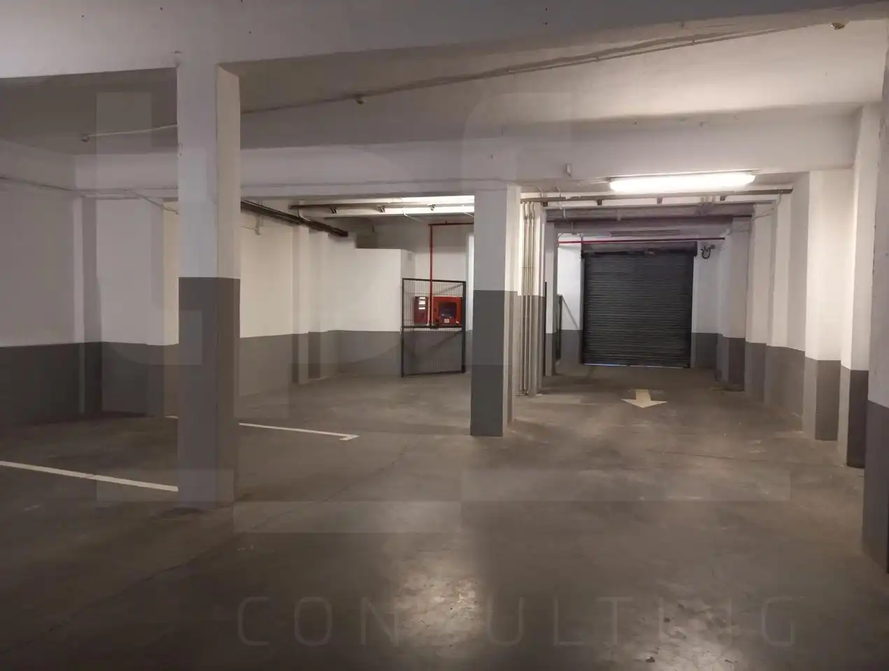 Parkplatz von Fabrikhallen zur Miete in Mislata