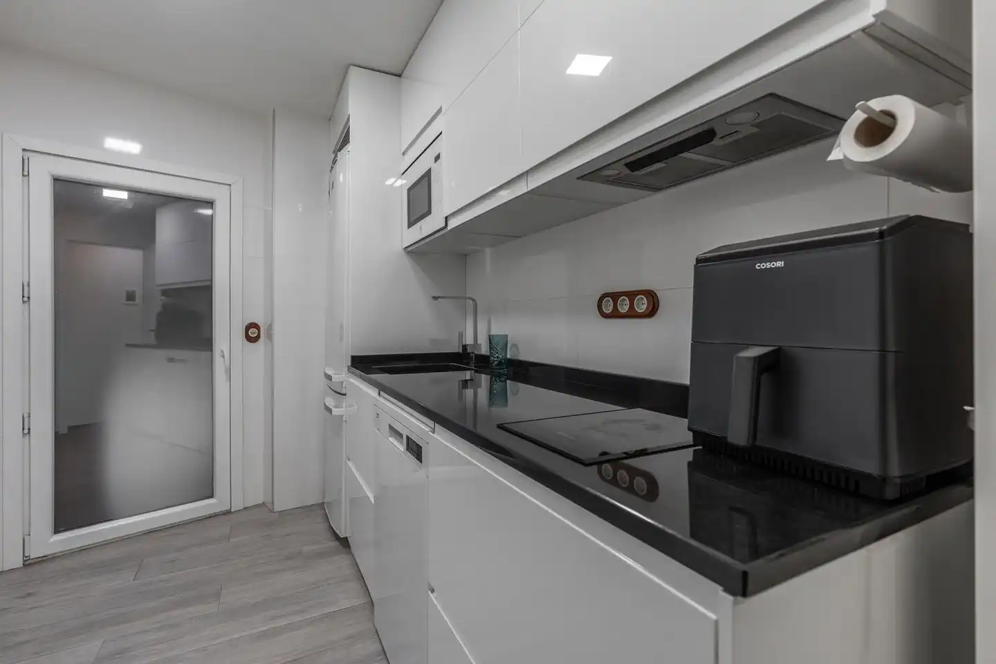 Kitchen of Flat for rent in Madrid  with Air Conditioner, Terrace and Furnished