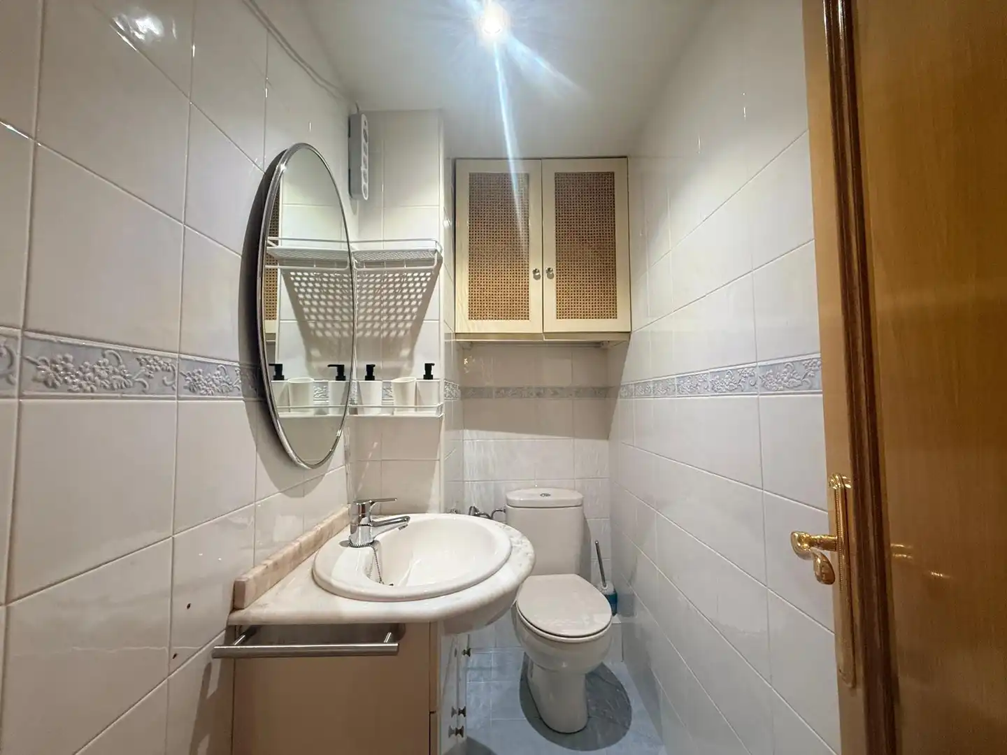 Bathroom of Flat for share in Madrid  with Air Conditioner, Heating and Furnished