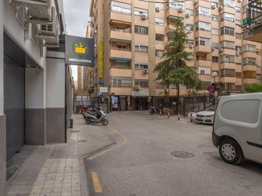 Local comercial en venda a Avenida Avenida Madrid 20