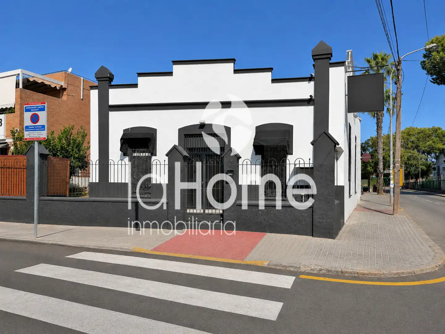 Local comercial de lloguer a La Cañada