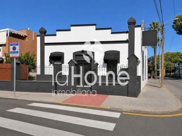 Local comercial de lloguer a La Cañada