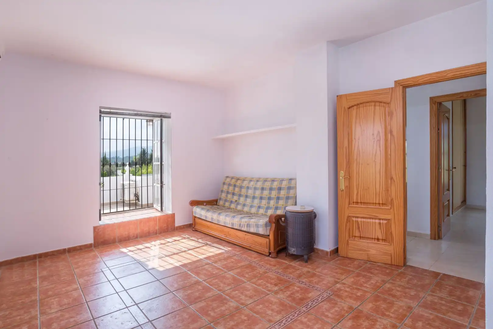 Sala de estar de Casa o chalet en venta en Alhaurín El Grande con Aire acondicionado, Calefacción y Jardín privado