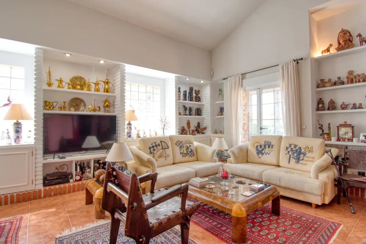 Sala de estar de Casa o chalet en venta en Nuevo Baztán con Aire acondicionado, Calefacción y Jardín privado