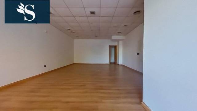 Local comercial en Venta en  OSA MAYOR DE LA en Parla Este