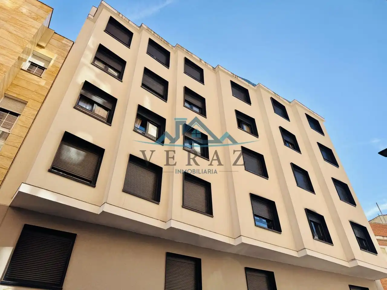 Vista exterior de Planta baixa en venda en Centro - Corte Inglés
