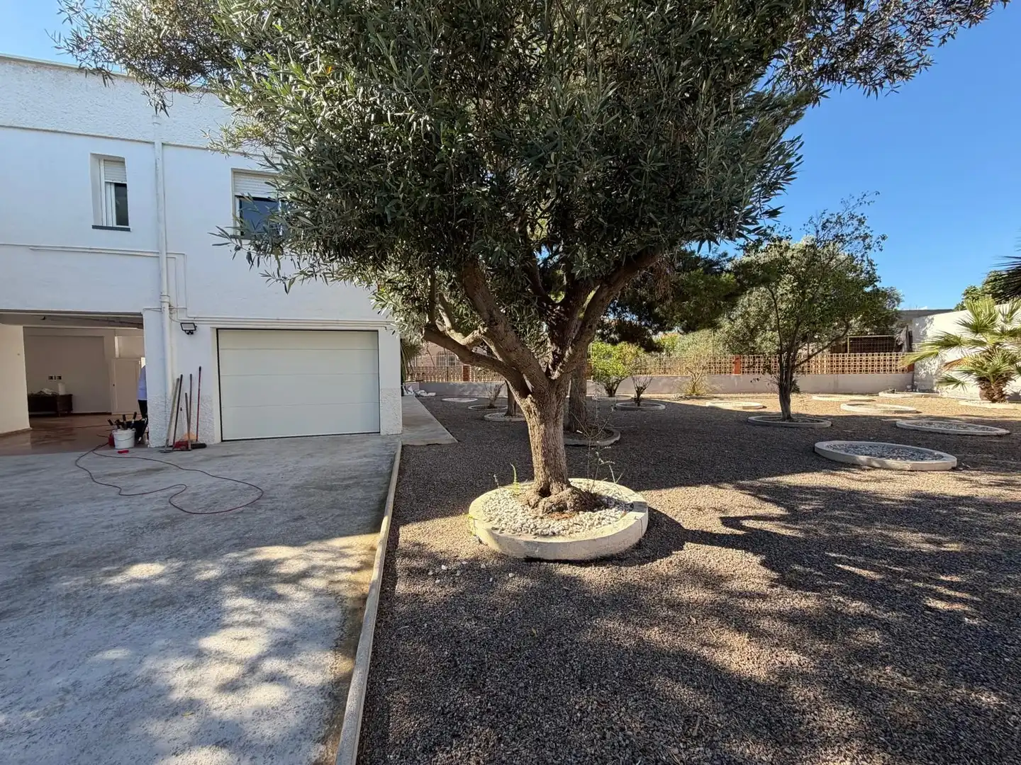 Vista exterior de Casa o xalet en venda en El Ejido amb Aire condicionat, Jardí privat i Traster