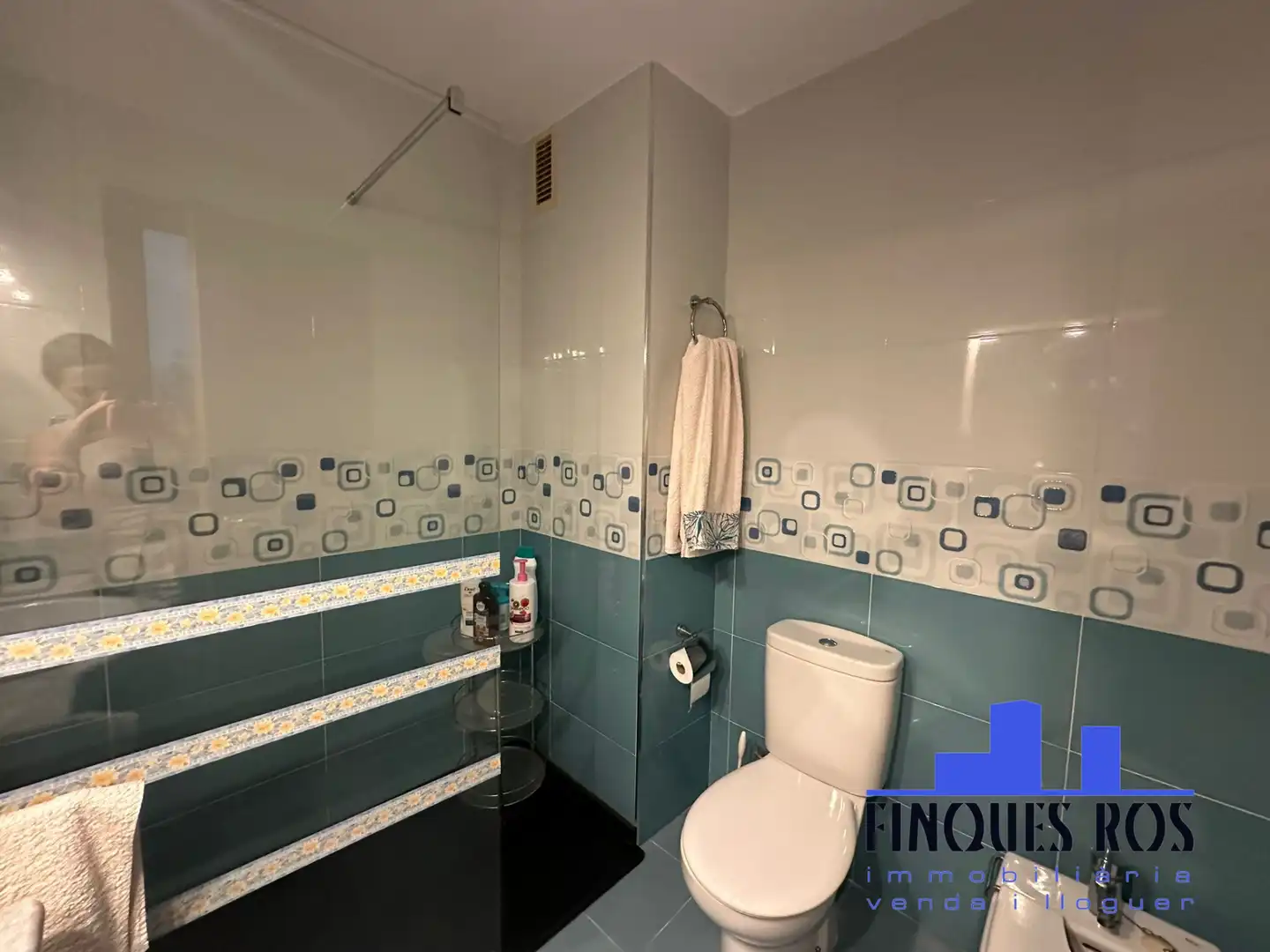 Badezimmer von Wohnung zum Verkauf in Vinaròs mit Klimaanlage, Heizung und Möbliert