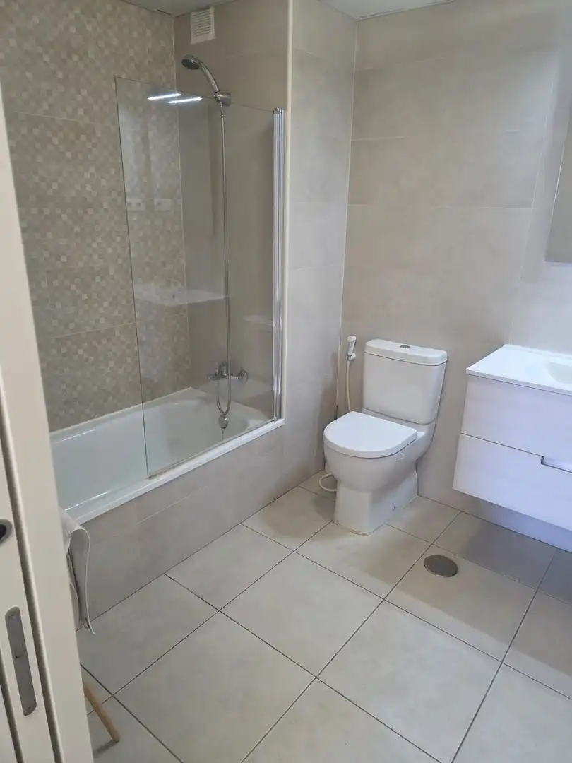 Bany de Apartament en venda en Marbella amb Aire condicionat i Piscina comunitària