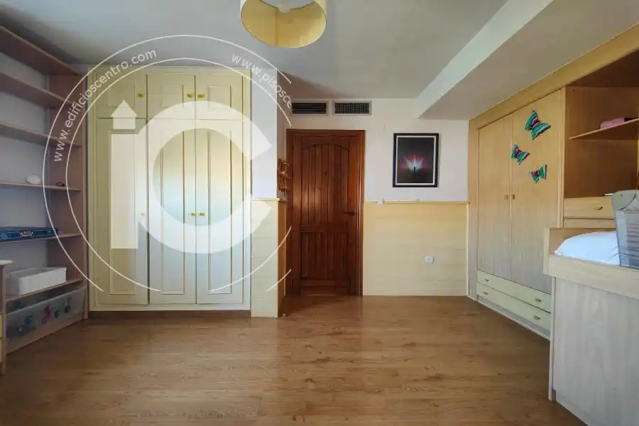 Habitación de Casa o chalet de alquiler en Huétor Vega con Aire acondicionado y Jardín privado