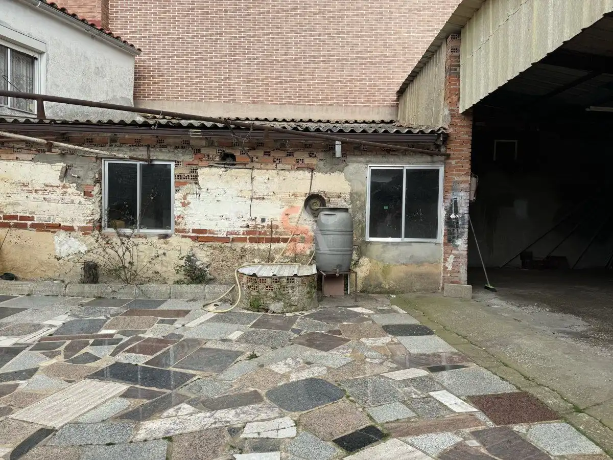 Vista exterior de Casa o xalet en venda en Renedo de Esgueva amb Calefacció