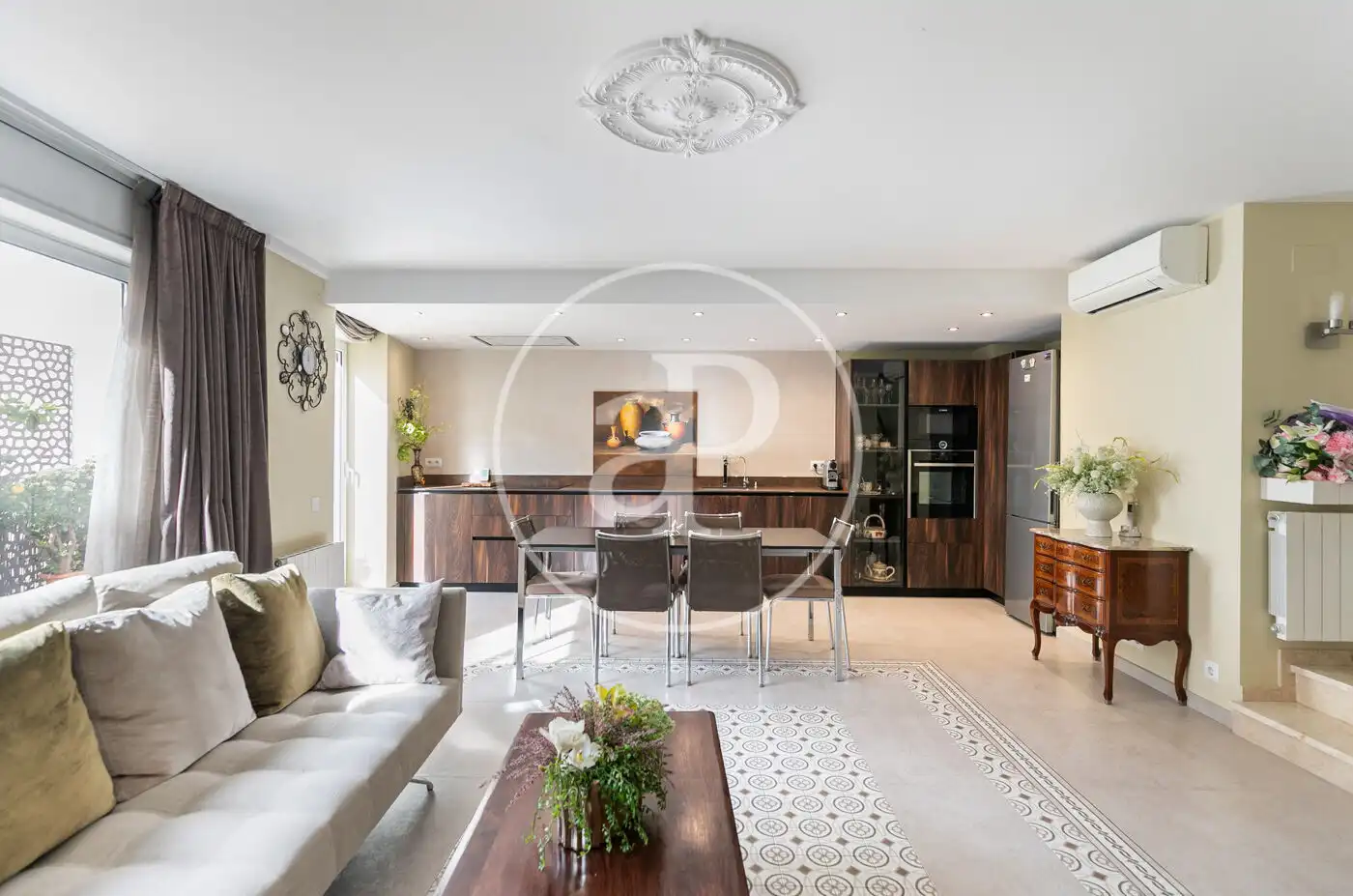 Wohnzimmer von Maisonette zum Verkauf in Barcelona mit Klimaanlage, Heizung und Terrasse