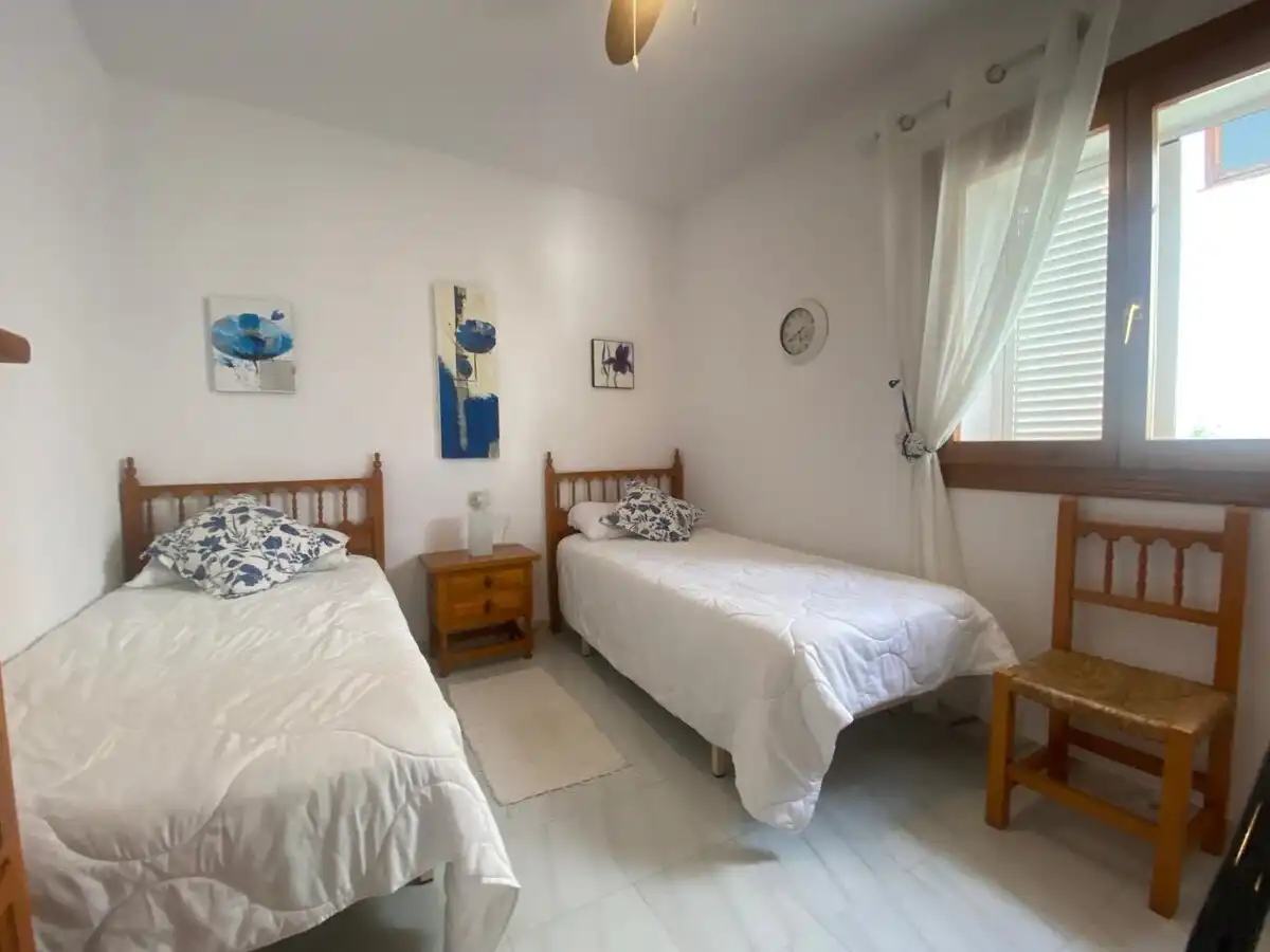 Dormitori de Apartament de lloguer en Dénia amb Aire condicionat, Calefacció i Terrassa