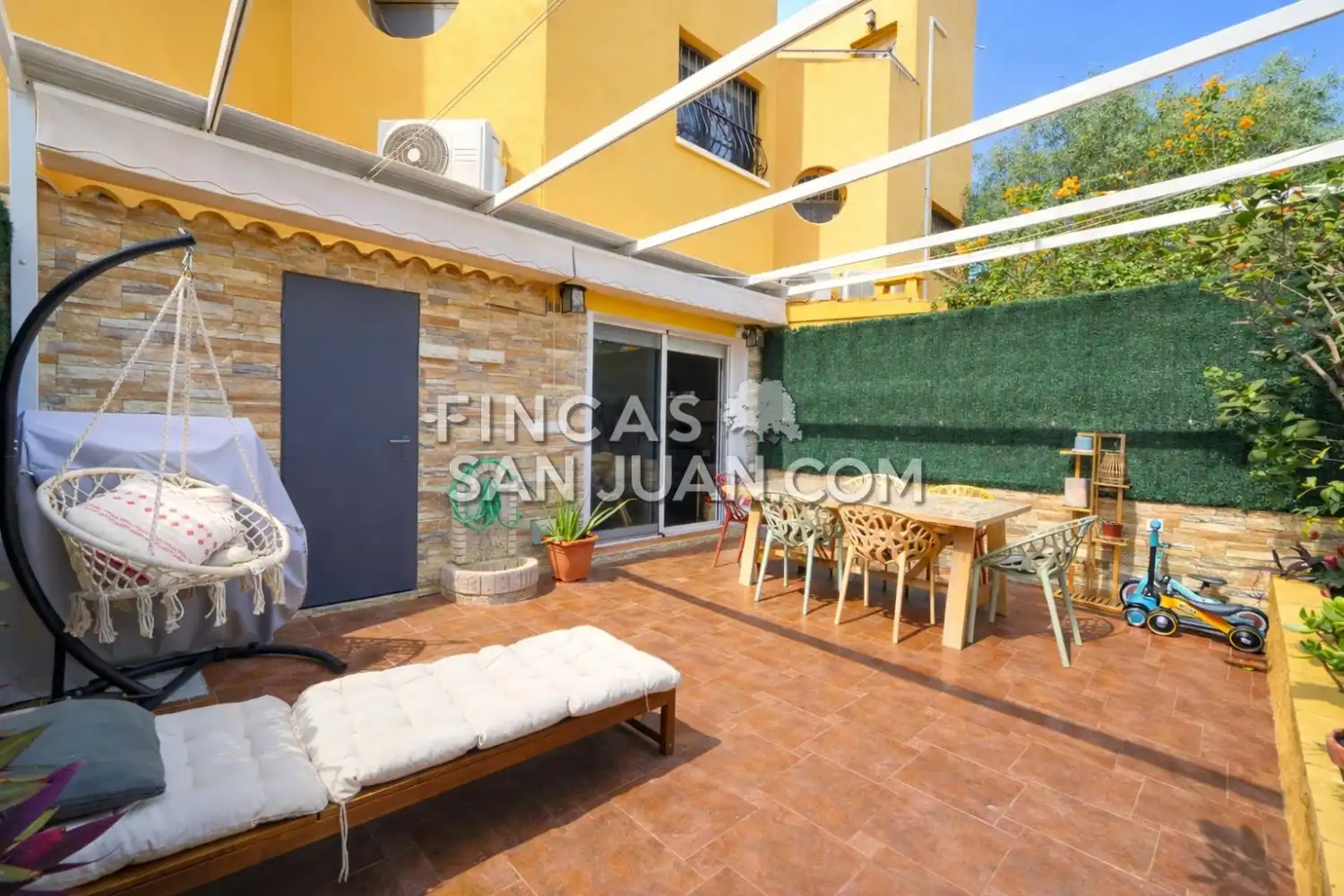 Terrassa de Casa adosada en venda en Sant Joan d'Alacant amb Aire condicionat, Calefacció i Jardí privat