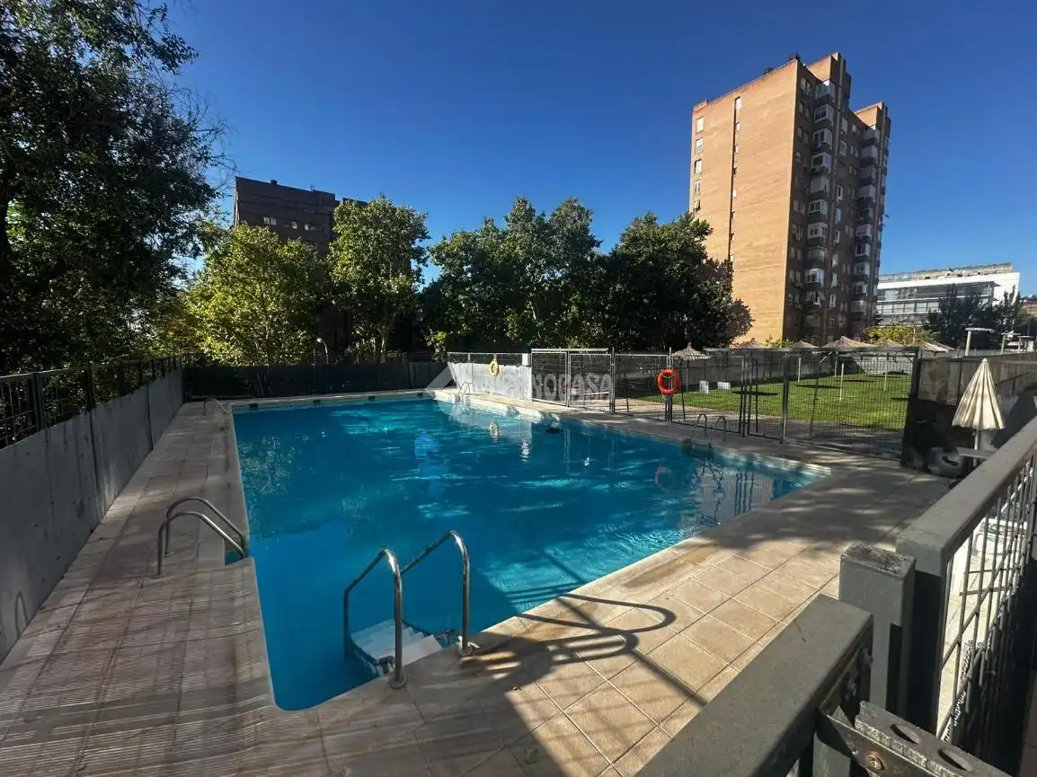 Appartamento con piscina in affitto a Chamartín, imagen 30