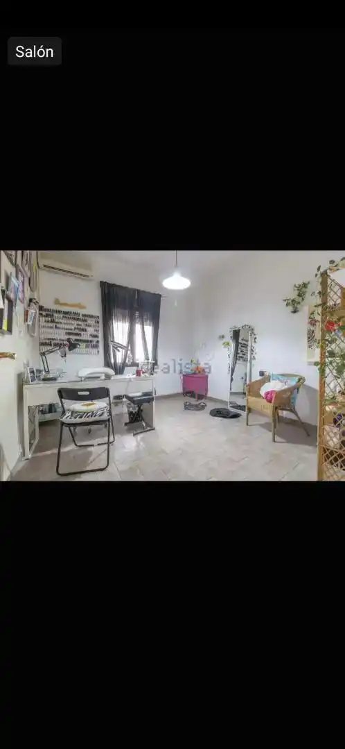 Dormitori de Casa o xalet en venda en Gerena amb Parquet, Traster i Moblat