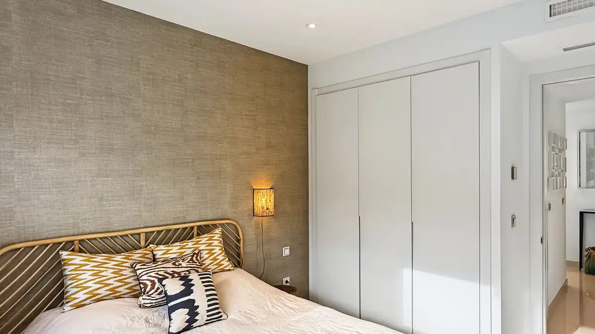 Schlafzimmer von Wohnungen zum Verkauf in Estepona mit Klimaanlage, Terrasse und Abstellraum
