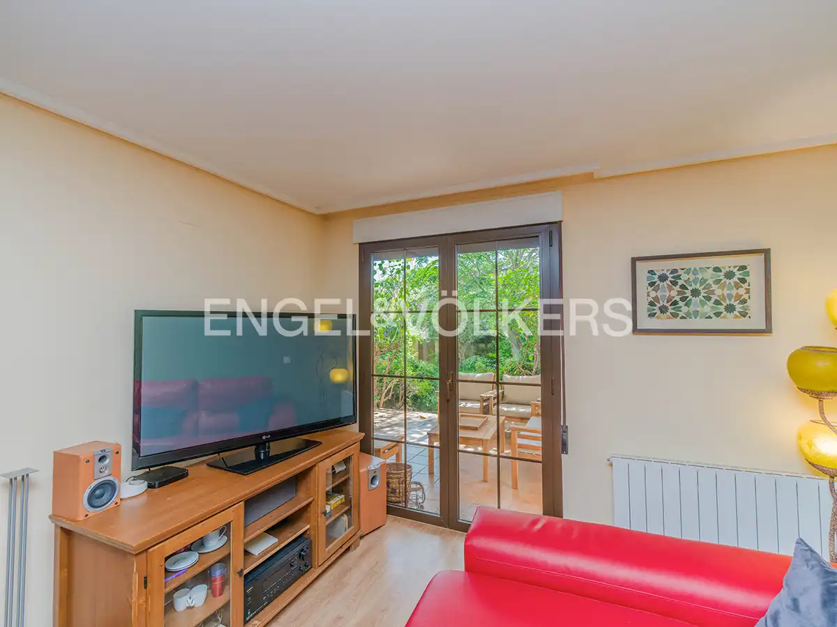 Sala de estar de Casa adosada en venta en Mutxamel con Aire acondicionado, Calefacción y Jardín privado
