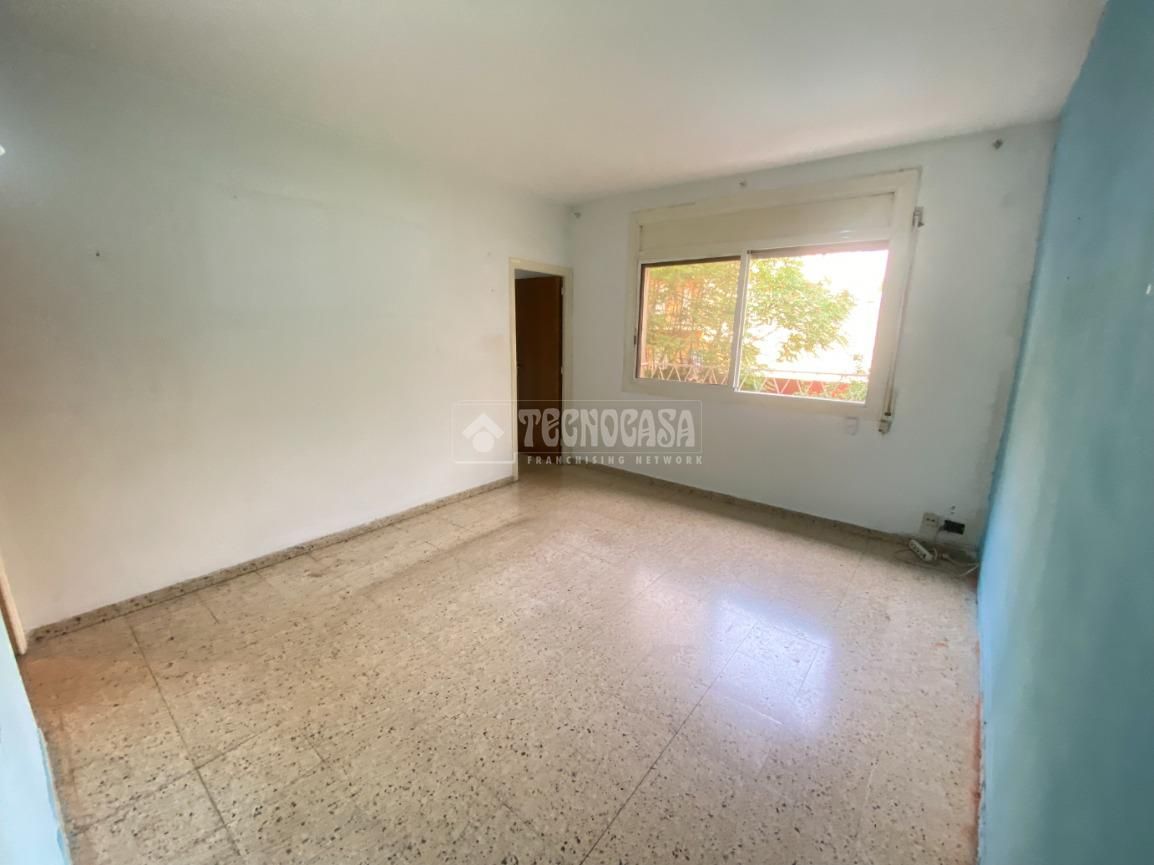 Bedroom of Flat for sale in  Barcelona Capital  with Alarm