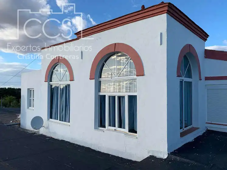 Vista exterior de Finca rústica en venta en Alcalá de Guadaira con Piscina y Amueblado