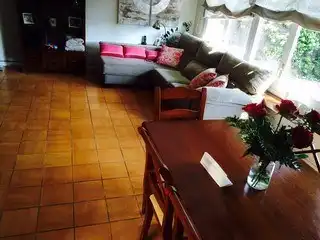 Sala d'estar de Casa adosada en venda en Sant Cugat del Vallès amb Calefacció i Terrassa