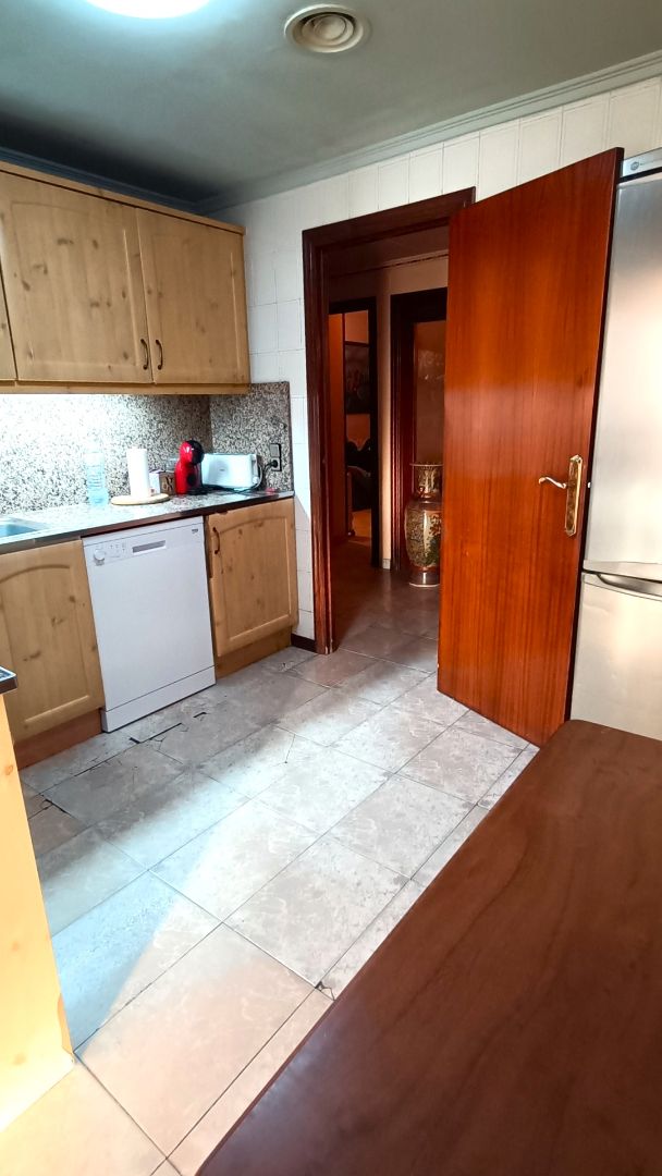 Küche von Wohnung zum Verkauf in Cambrils mit Abstellraum, Ofen und Balkon