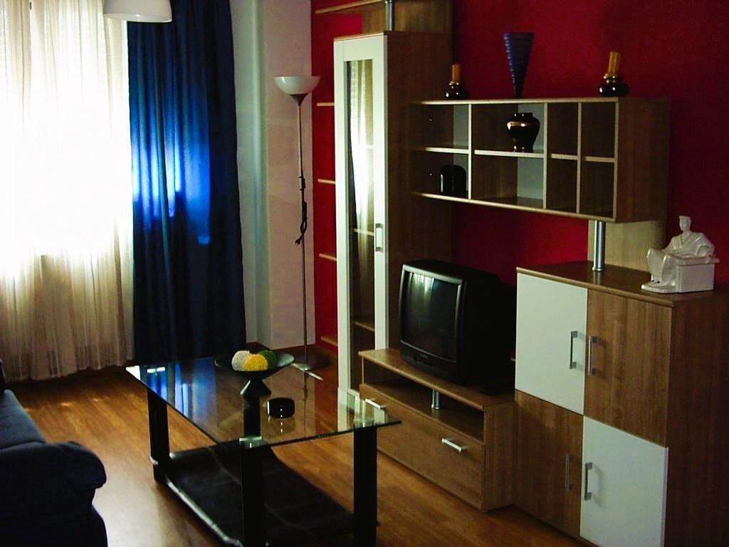 Sala d'estar de Apartament en venda en Cáceres Capital amb Calefacció, Parquet i Traster