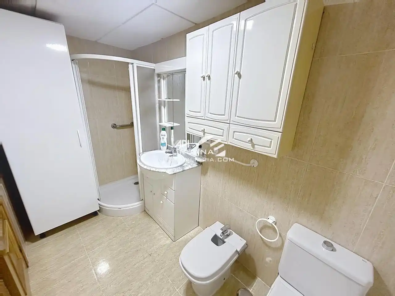Baño de Planta baja en venta en Lucena con Aire acondicionado y Amueblado