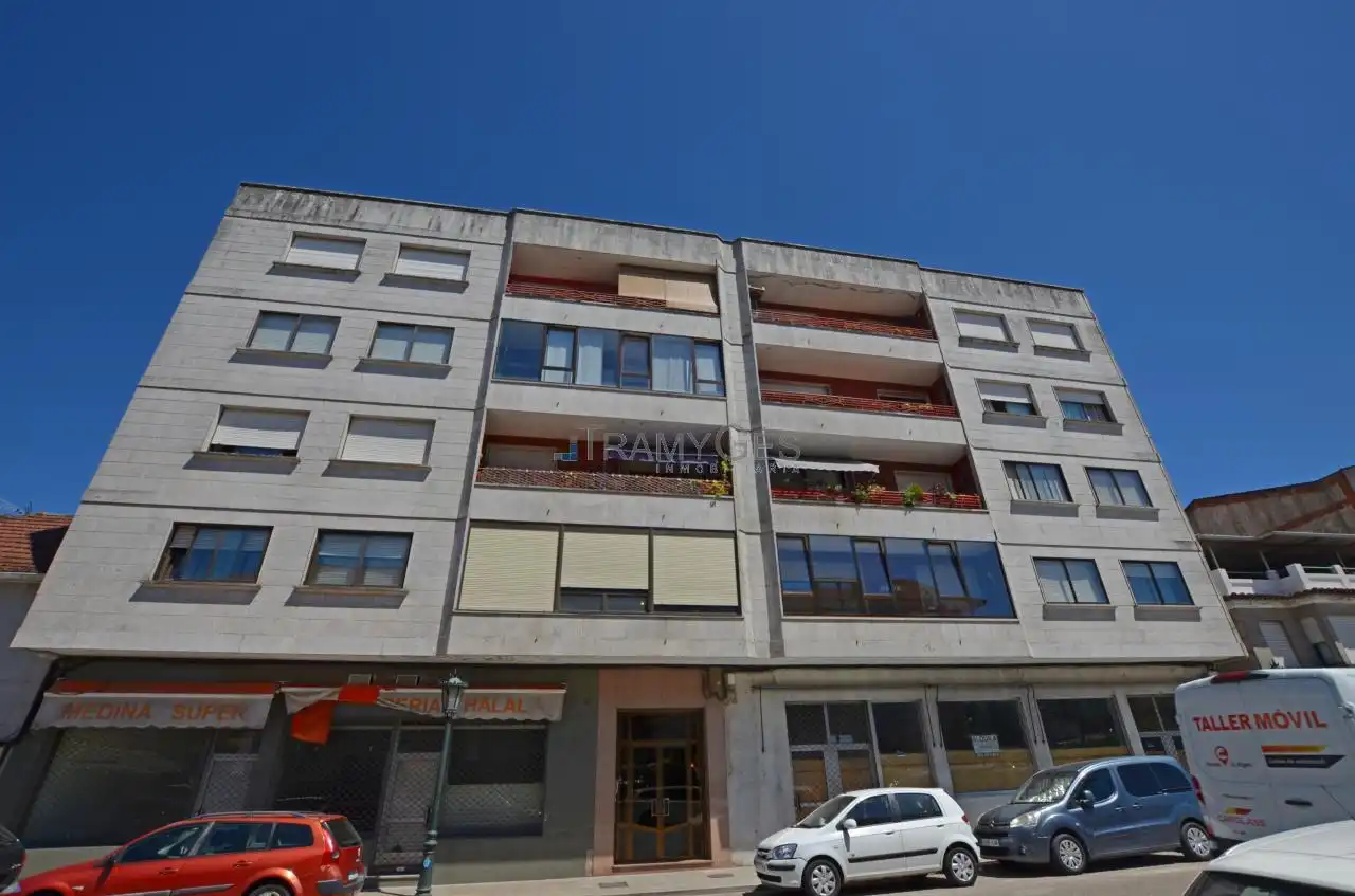 Vista exterior de Piso en venta en Tui con Calefacción, Parquet y Trastero