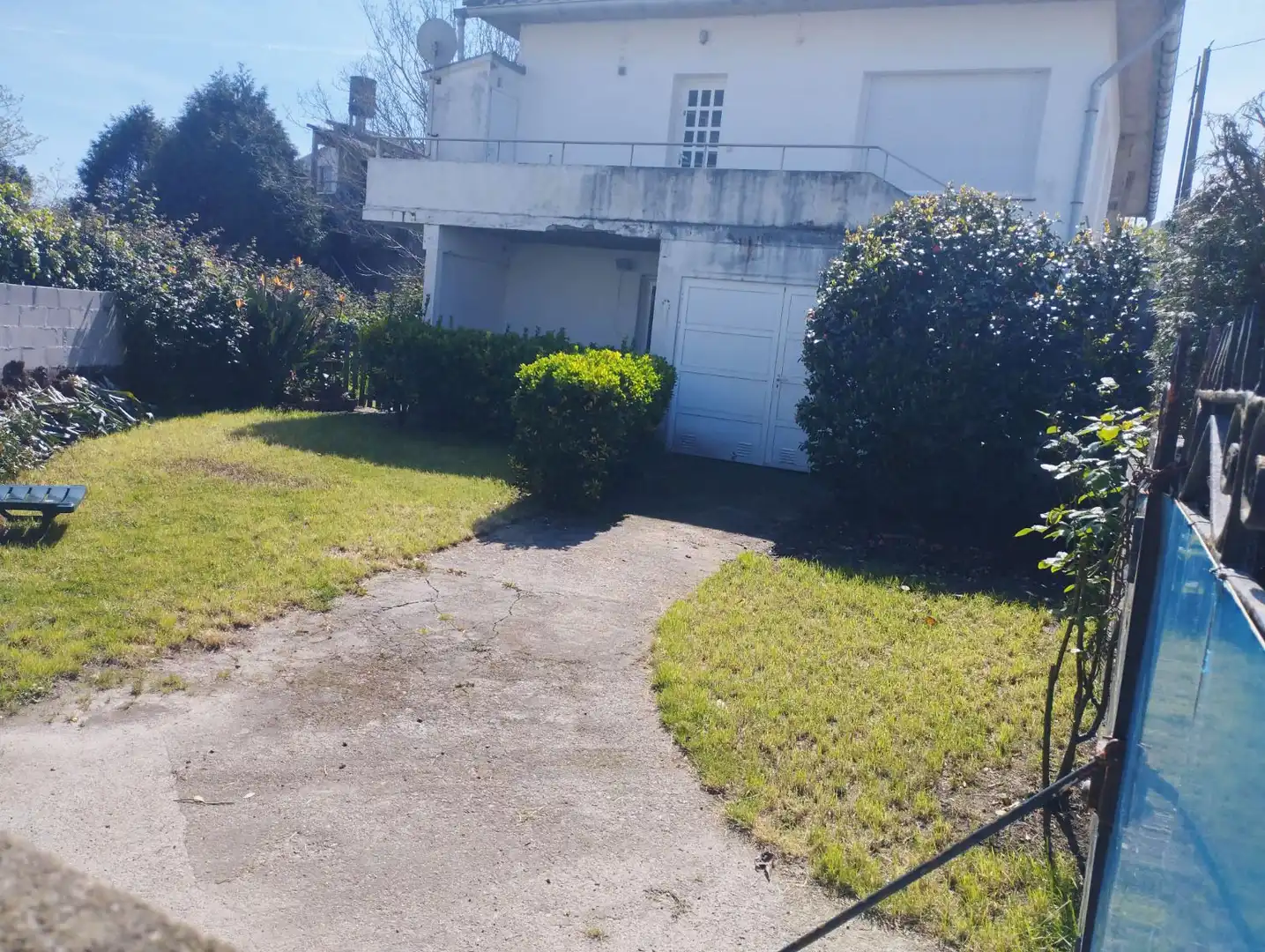 Vista exterior de Casa o chalet de alquiler en Oleiros con Calefacción, Jardín privado y Parquet