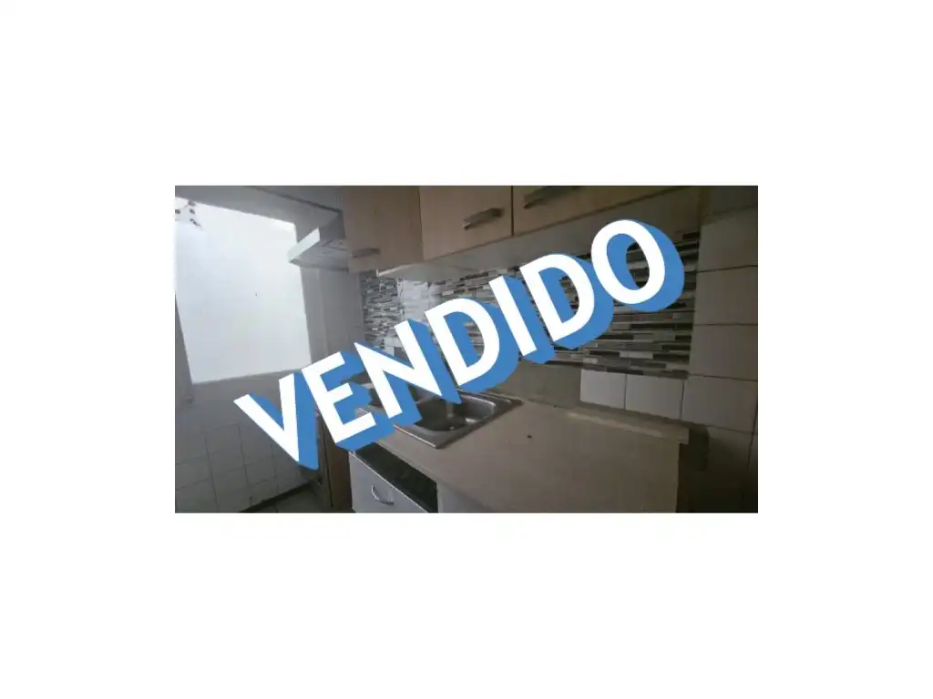 Cocina de Ático en venta en Santa Coloma de Gramenet