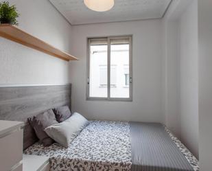 Bedroom of Apartment to share in  Valencia Capital