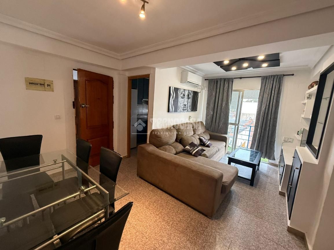 Living room of Flat for sale in  Sevilla Capital  with Furnished