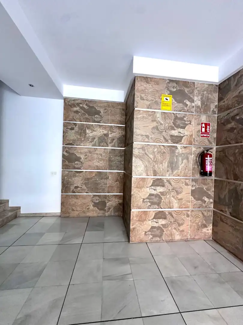 Baño de Piso en venta en Roquetas de Mar con Aire acondicionado, Calefacción y Terraza