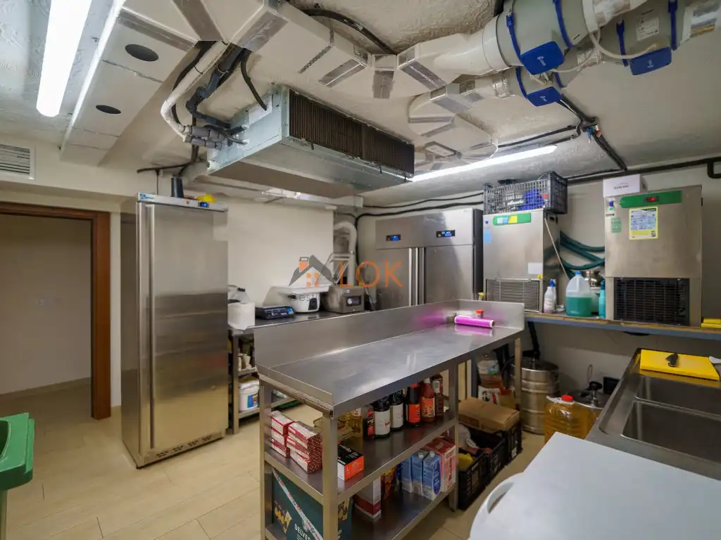 Kitchen of Commercial properties for sale in Torremolinos