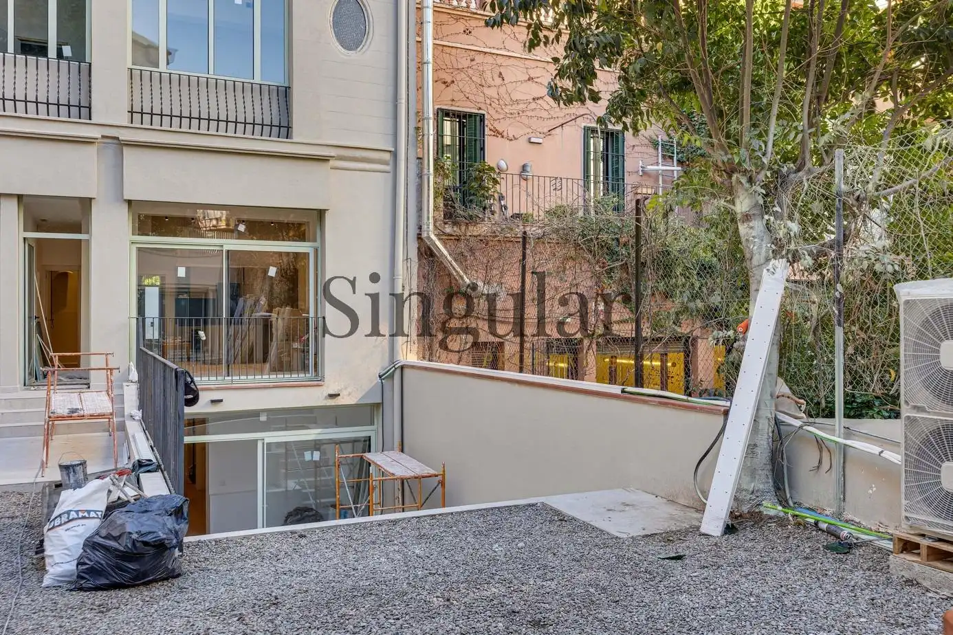 Terrassa de Dúplex en venda en Barcelona amb Aire condicionat, Calefacció i Jardí privat