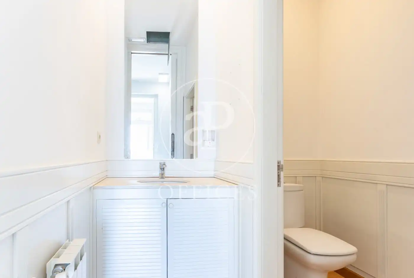 Badezimmer von Büro zur Miete in Barcelona mit Heizung