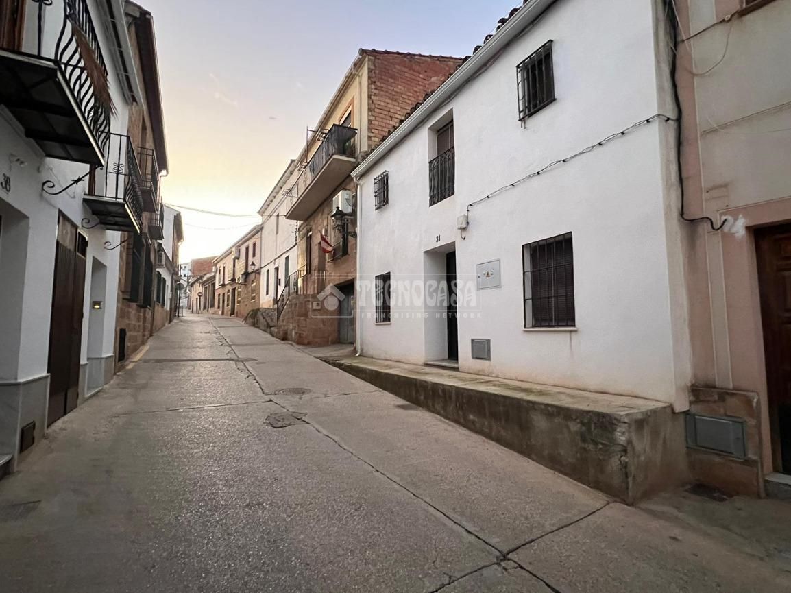 Country house for sale in Baños de la Encina